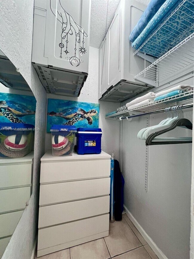 Building Photo - 3700 Collins Ave