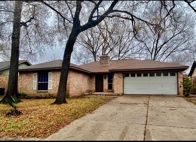 Building Photo - 323 Edgeton Ct