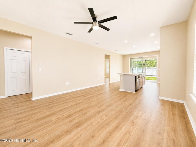 Building Photo - 550 Drysdale Dr