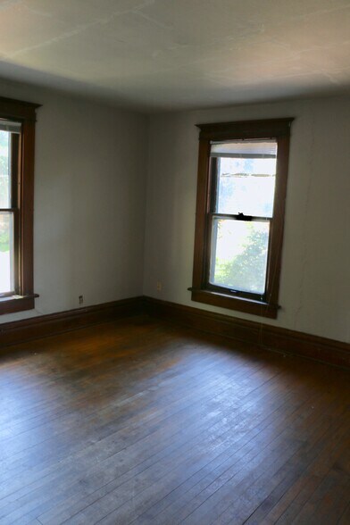 Bedroom - 121 Grove St