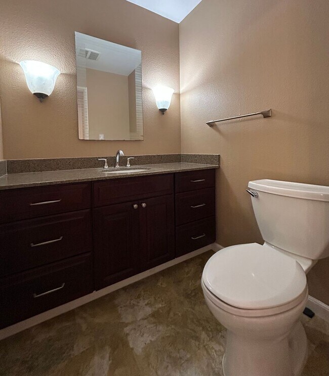 Building Photo - Available on 05/14/26, 2248 sq ft, 4 Bedrooms, 2.5 Baths, 2-car garage at Aeloa Subdivision in Ka...