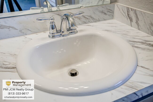 Building Photo - "Discover Your Dream Home: Spacious 4-Bedr...