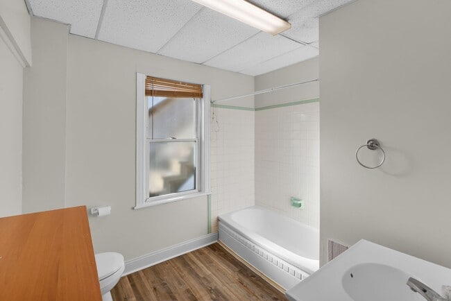 Building Photo - 520-530 Washington St