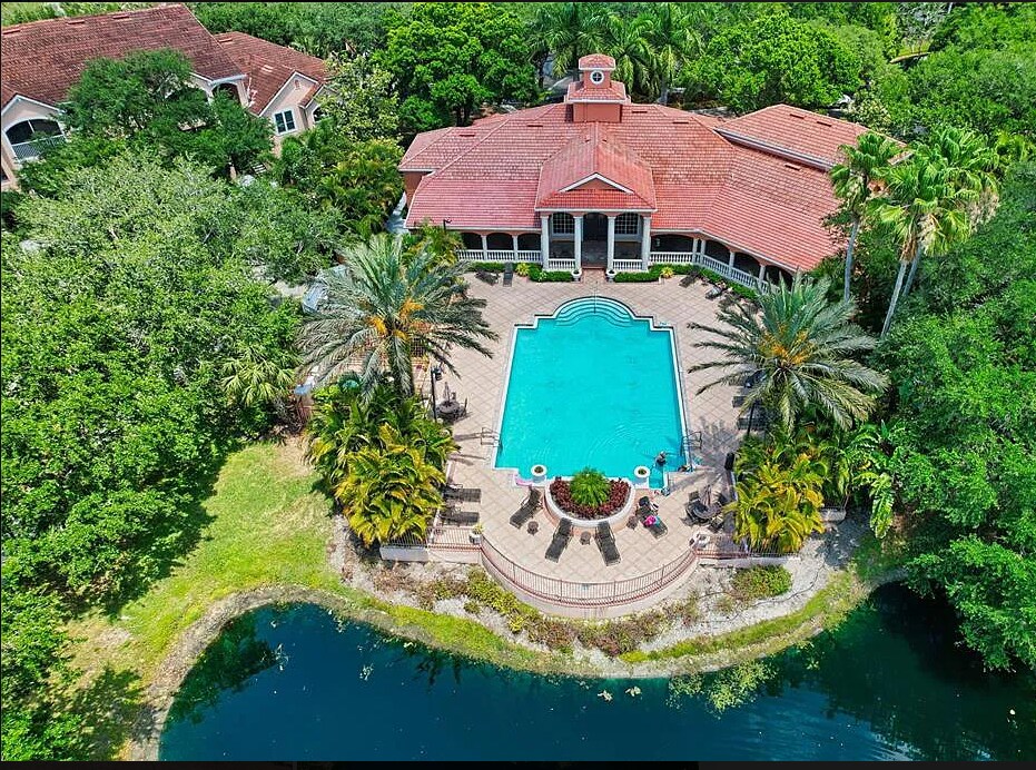 Building Photo - 4106 Central Sarasota Pky