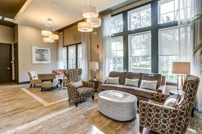 Building Photo - 13020 Tampa Oaks Blvd