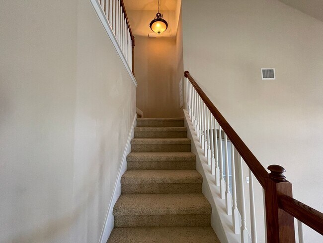 Building Photo - 6704 Golden Oak Ln