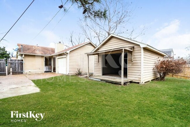 Building Photo - 6000 Chadwell Rd