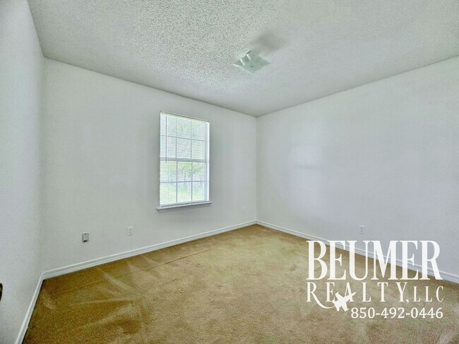 Building Photo - Fantastic Located Home Near NAS for Rent