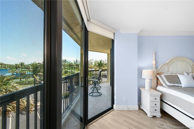 Building Photo - 9550 S Ocean Dr