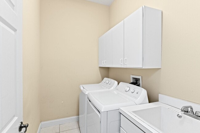 Building Photo - Avalon Park at Turtle Creek 3 bedroom home