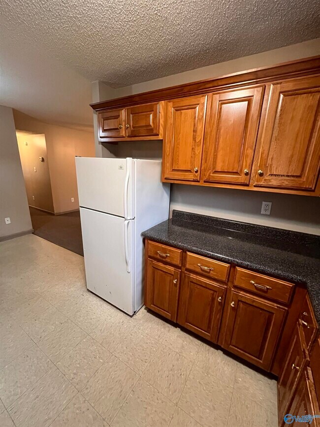 Building Photo - 5005 Chancellor Square