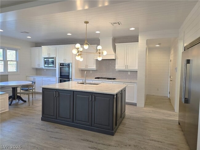 Building Photo - 927 Via Canale Dr