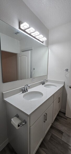 Bathroom - 4381 Desert Rose Ave