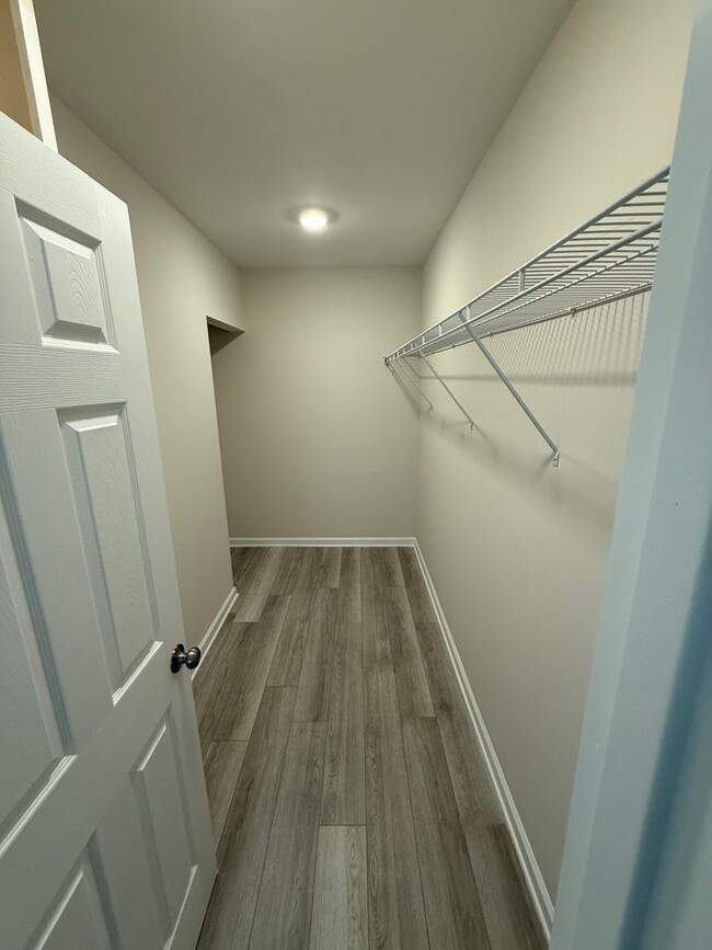 Building Photo - Ground floor aparment in Chapel Hill