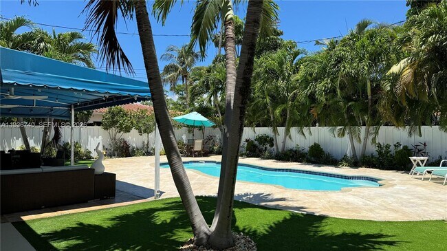 Building Photo - 1611 71st St