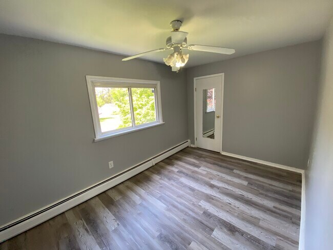 Building Photo - 11 Ilene Pl