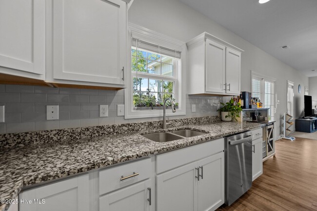 Building Photo - 430 Nantucket Trl