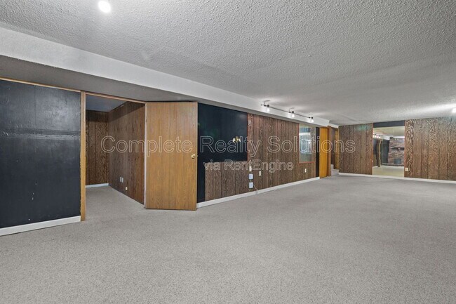 Building Photo - 1386 Fairmeadows Ln