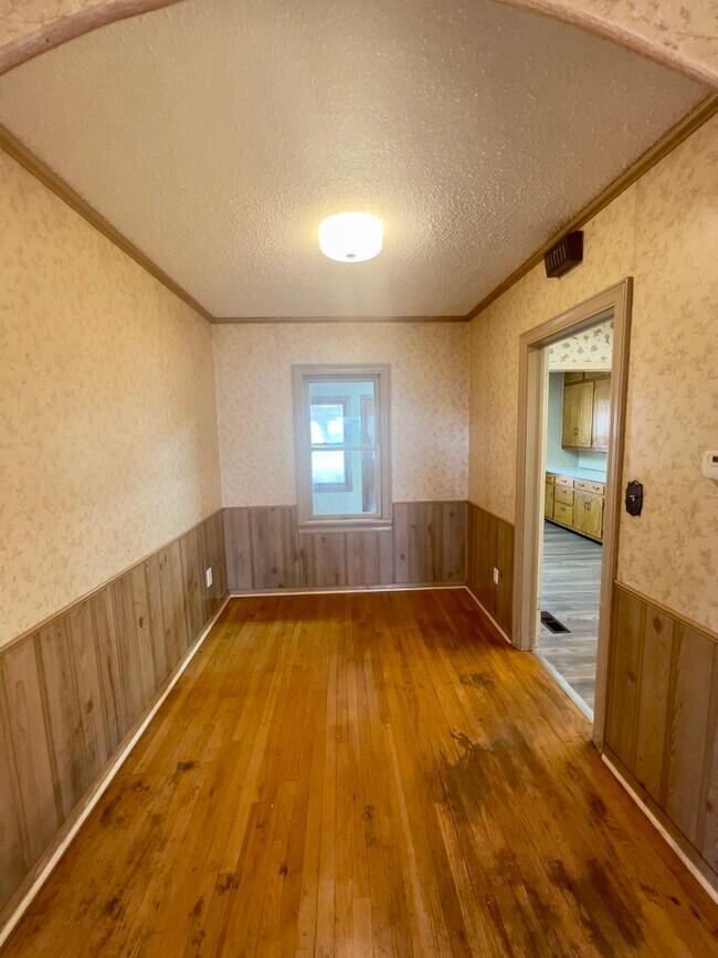 Building Photo - 325 Jackson St