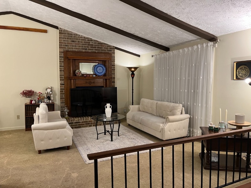 Building Photo - 210 Pinehurst Ln