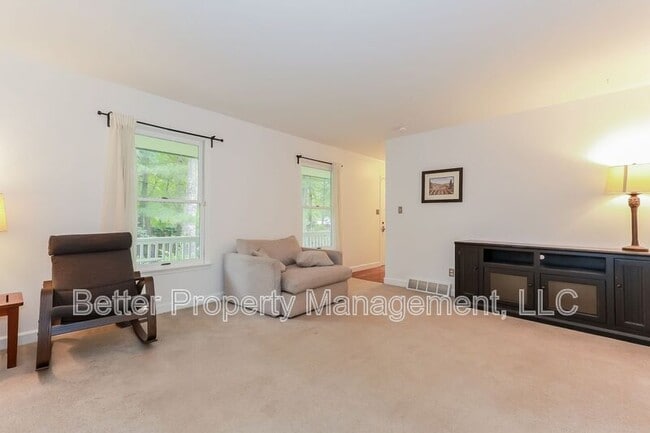 Building Photo - 86 Morias Ave