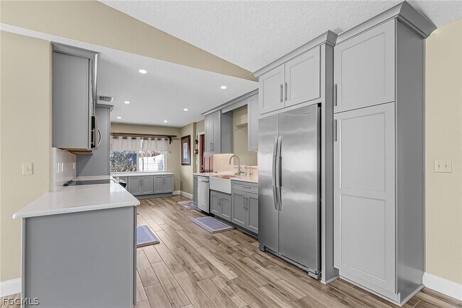 Building Photo - 985 Quail Run