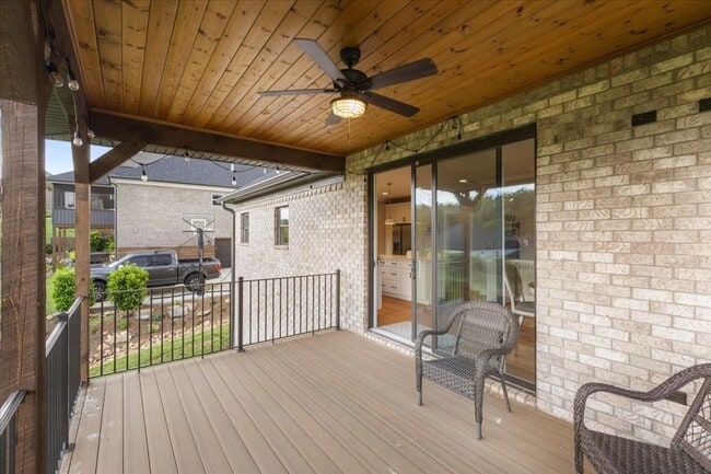 Building Photo - Beautiful Home for Rent in Chestnut Cove