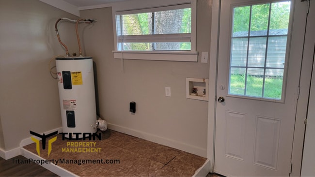 Building Photo - Large 2bed/2bath home