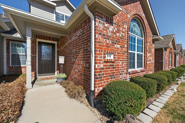 Building Photo - 512 Oakridge Dr