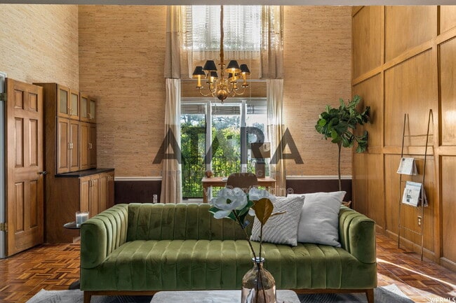 Building Photo - 1577 E Tomahawk Dr