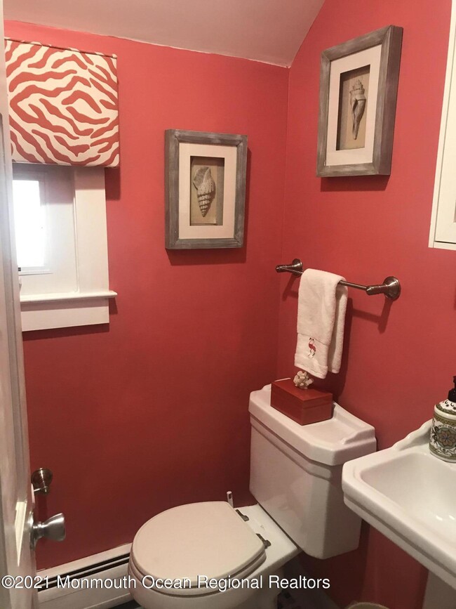 Building Photo - 24 Embury Ave