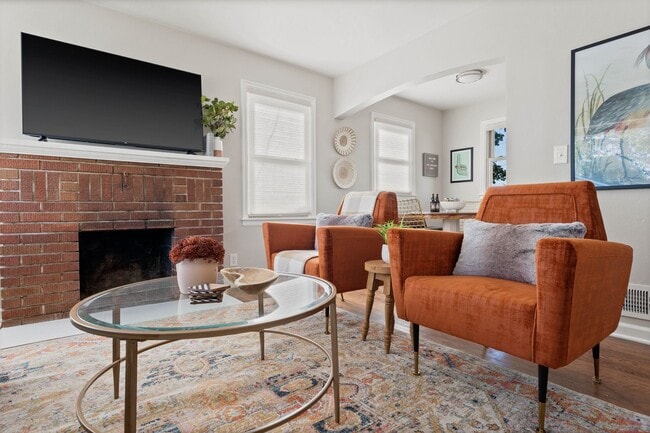 Building Photo - The Garland Bleu 3 bedroom home (Furnished)