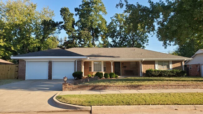 Building Photo - (3) Bed/(2.5) Bath Home on Cul-de-Sac Street AVAIL NOW!