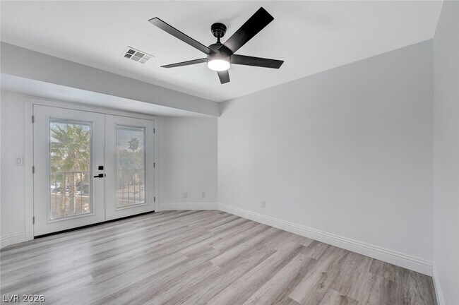 Building Photo - 3800 Beacon Point St