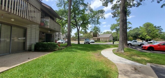 Building Photo - 12900 Walden Rd