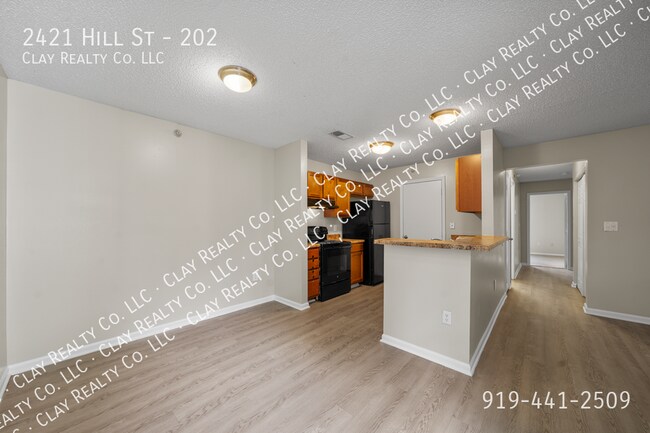 Building Photo - 2421 Hill St