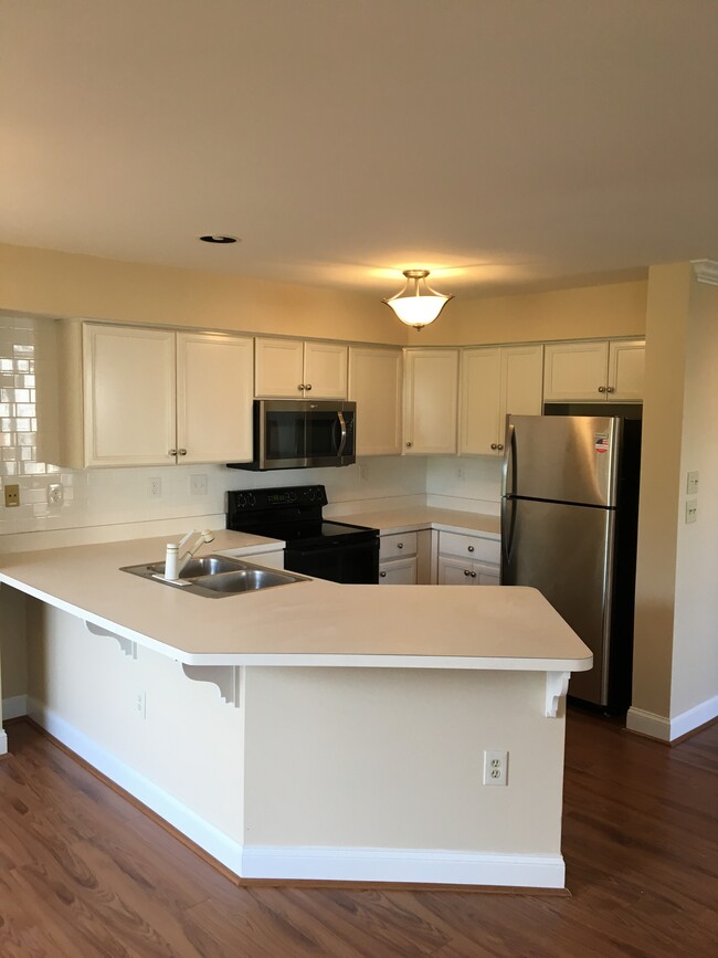 Building Photo - 4011 Greenes Way Cir