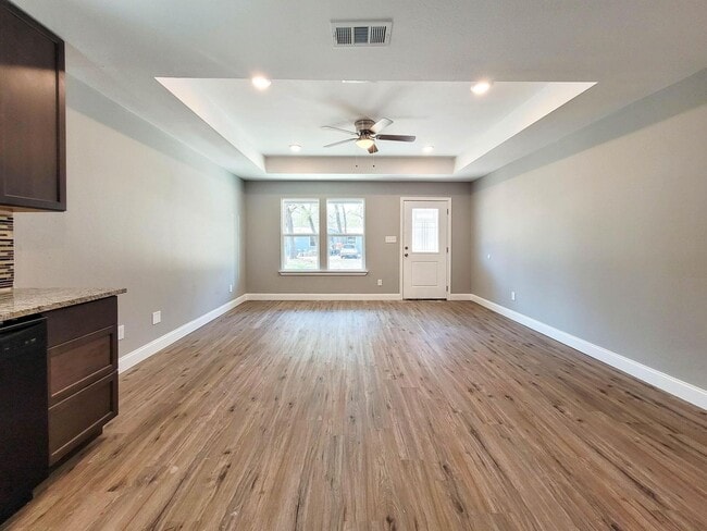 Building Photo - 159 Waurika