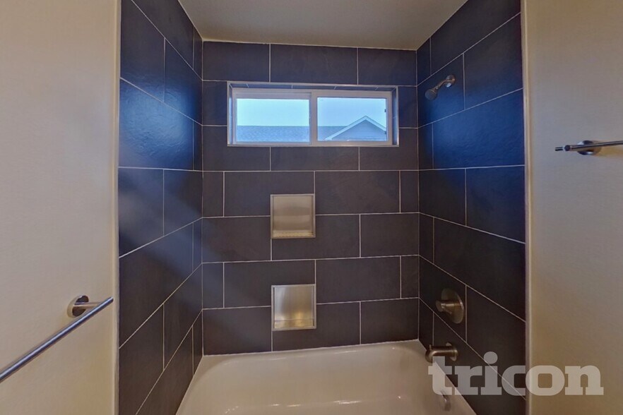 Building Photo - 7147 Silverwind Cir