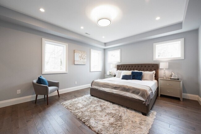 Building Photo - 962 Walnut St