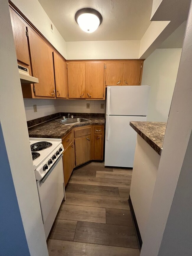 Building Photo - Cozy 1 Bedroom Apartment