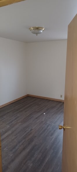 Building Photo - 5620 W Beloit Rd