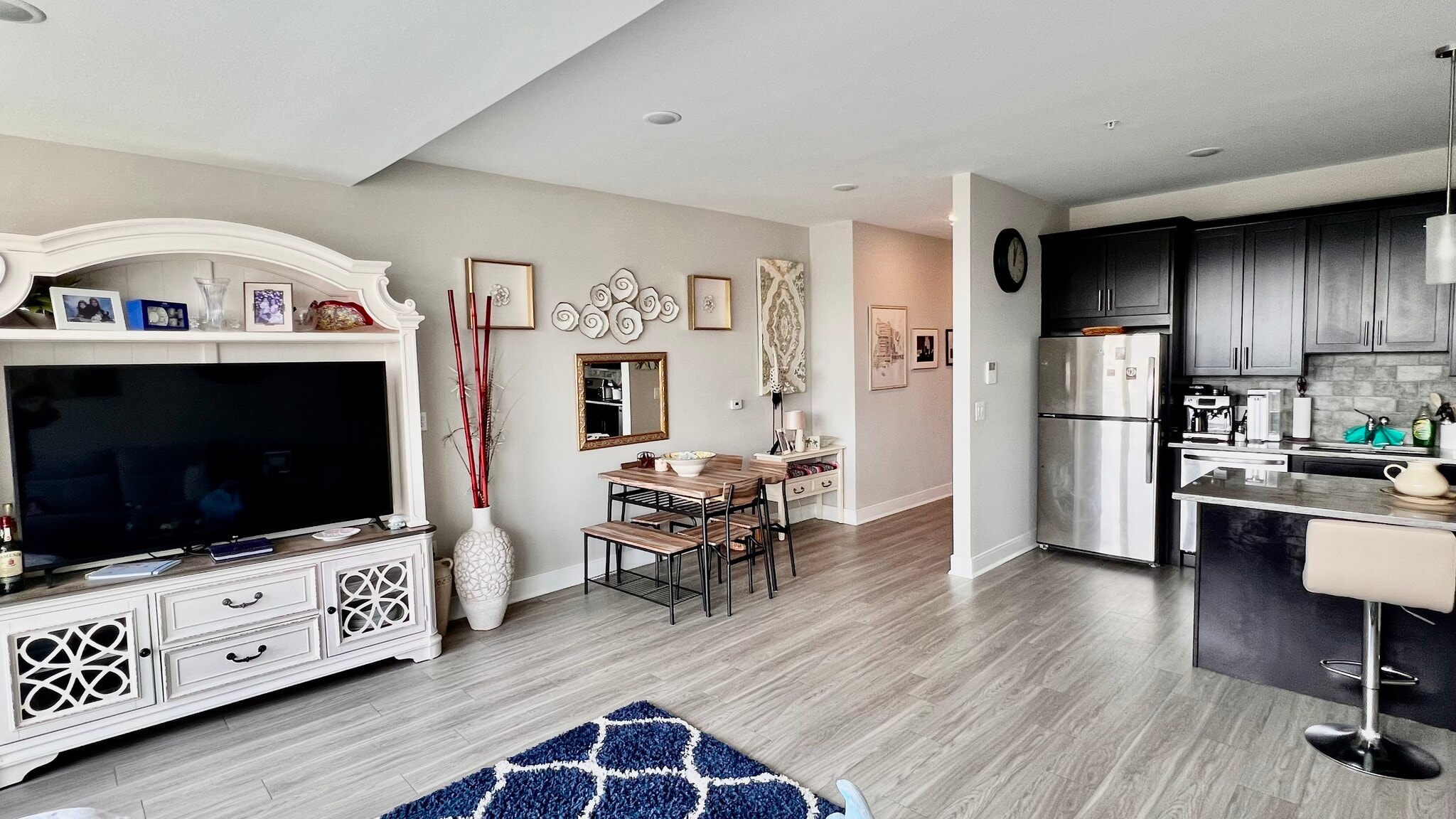 Building Photo - 140 Comet Way