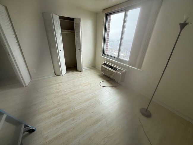 Building Photo - Beautiful Condo in Gaithersburg, MD