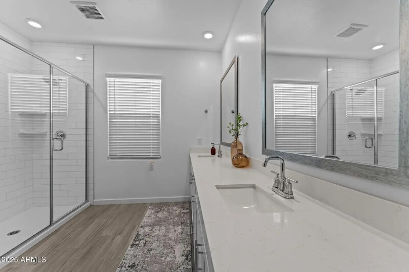 Building Photo - 4077 S Sabrina Dr