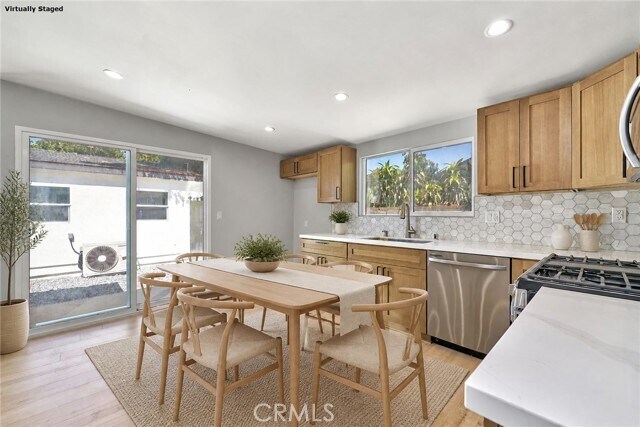 Building Photo - 708 N El Molino Ave
