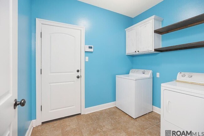 Building Photo - 16290 Timberstone Dr