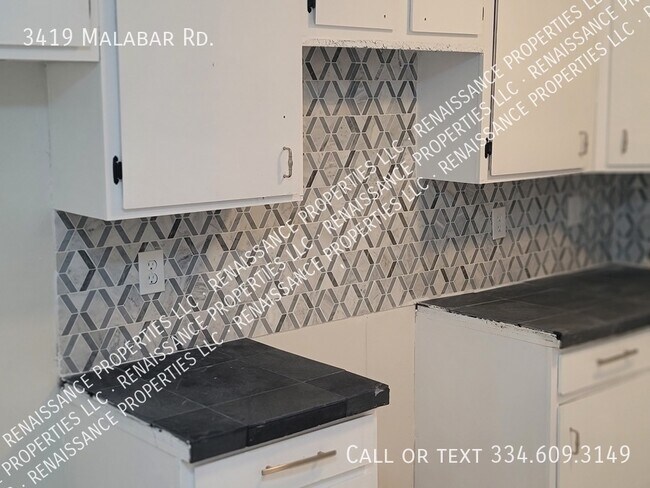 Building Photo - 3419 Malabar Rd