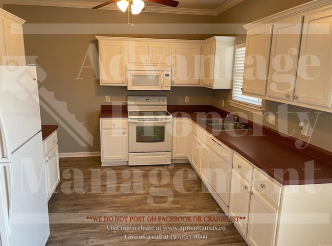 Building Photo - 2520 Zoysia Ln