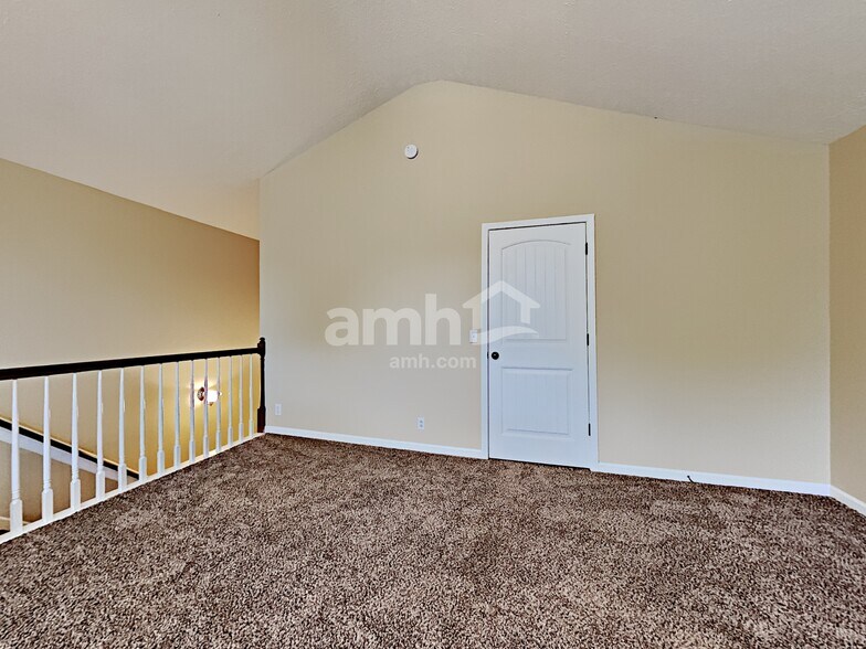 Building Photo - 4108 Meadow Green Dr